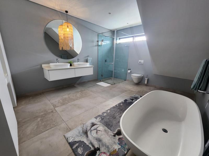 5 Bedroom Property for Sale in Heron Banks Golf Estate Free State